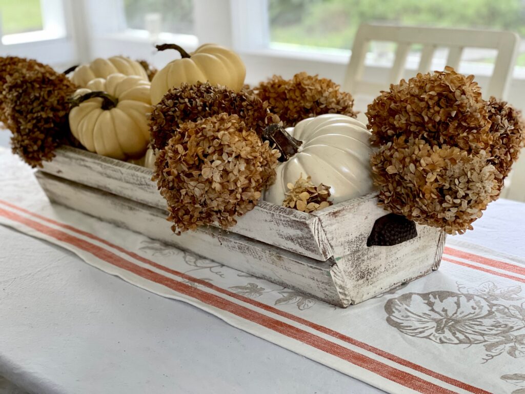 fall tablescape for Thanksgiving