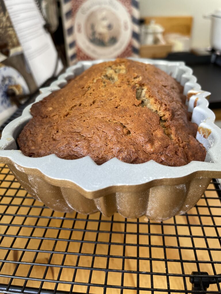 end view of loaf of banana bread in the pan