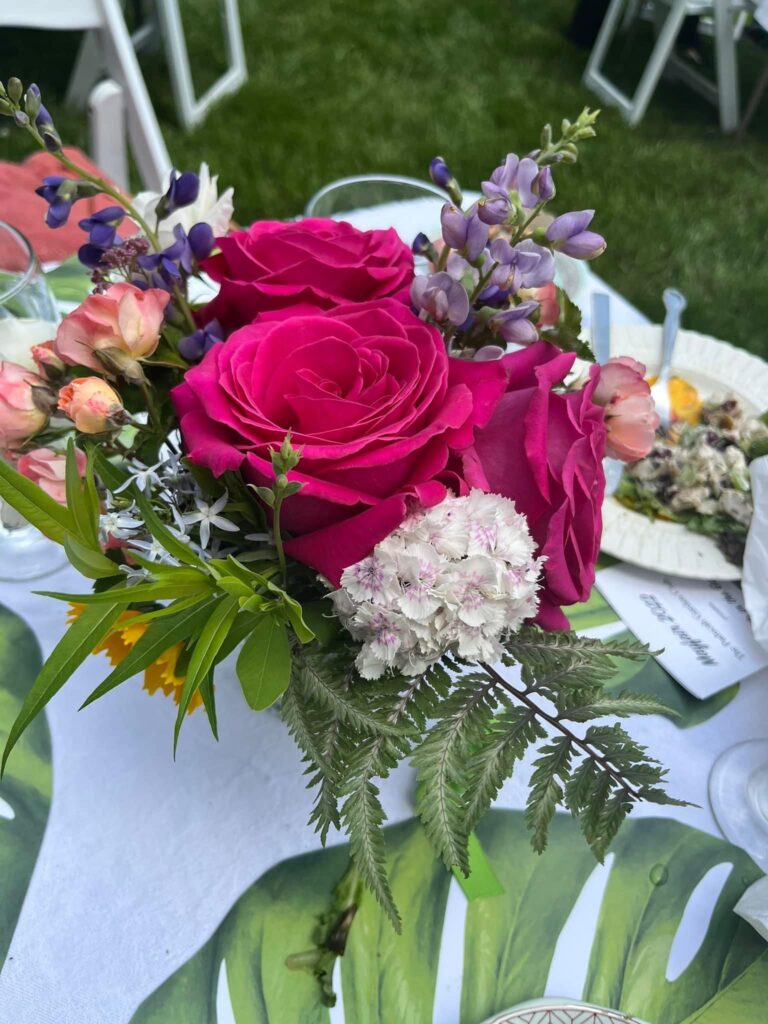 Floral centerpiece for table