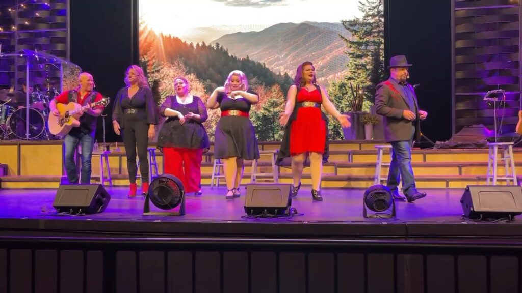 Harmonies of the Heart cast at Dollywood