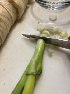 Slicing green onion