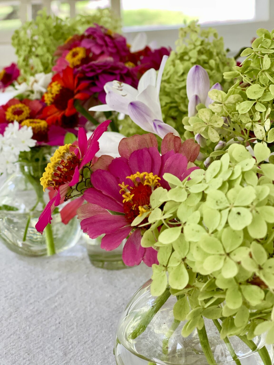 an-easy-flower-arrangement-diy-feet-under-my-table