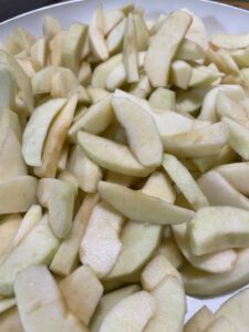peeled, sliced and cored apples