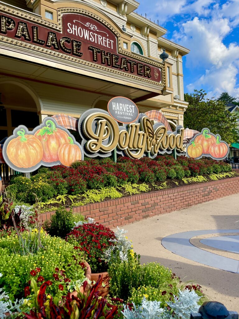 Dollywood harvest entrance