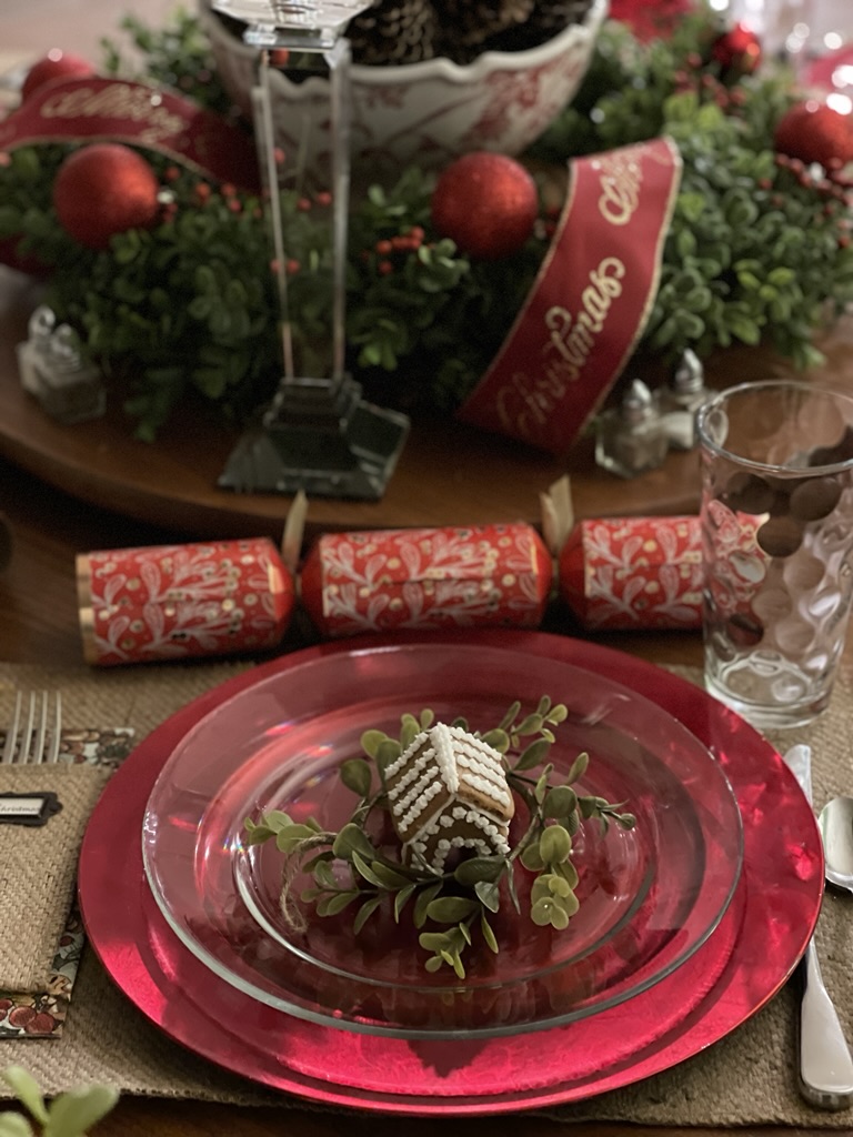 red Christmas table setting theme