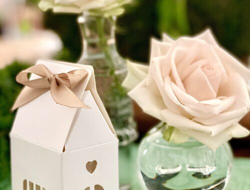 Feature picture of marshmallow favors for gifts in house boxes