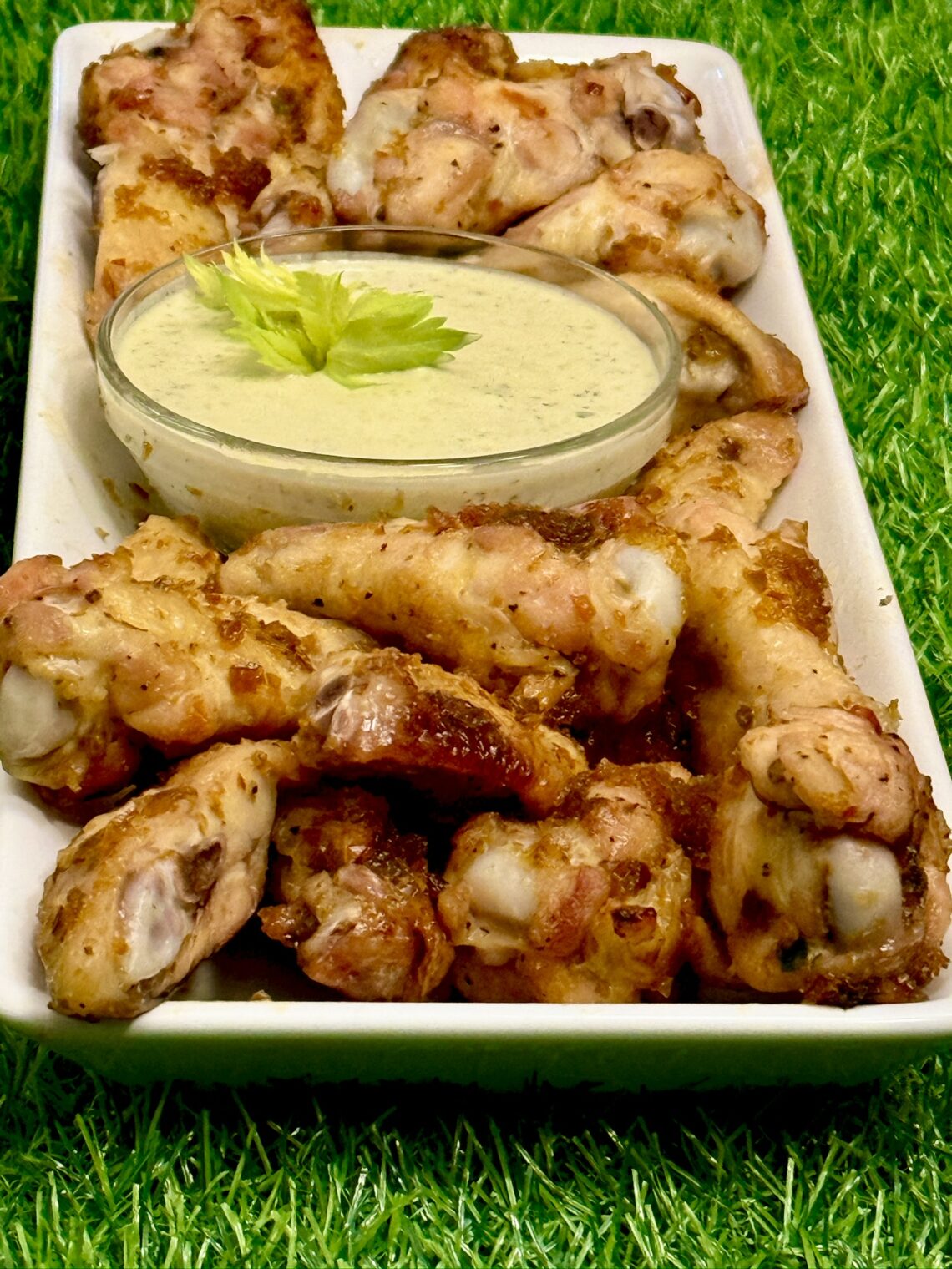 Glazed chicken wings with ranch dip