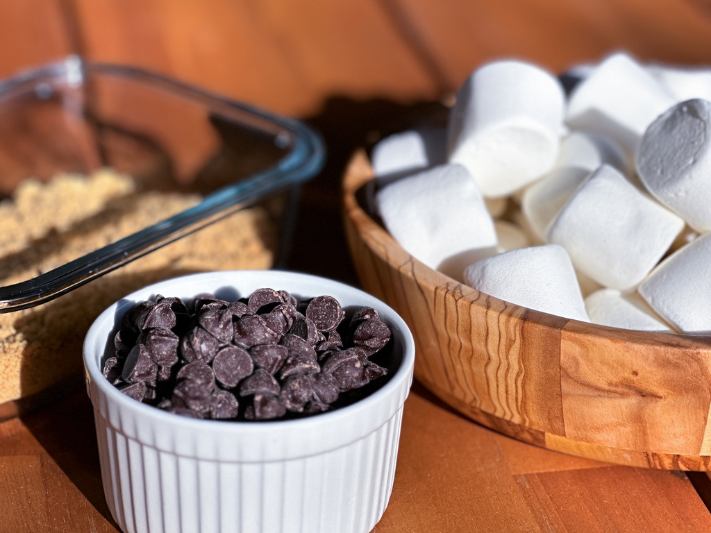 campfire s'mores pizza toppings